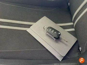 Car image 33
