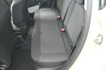 Car image 10