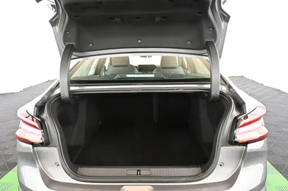 Car image 35
