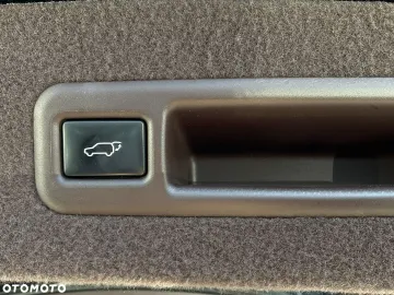 Car image 40