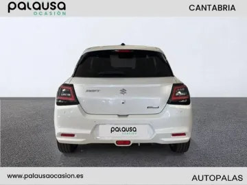 Car image 4