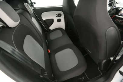 Car image 28