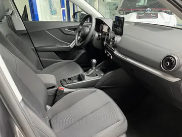 Car image 24