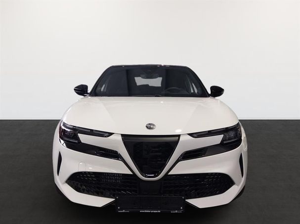 Alfa Romeo Junior Ibrida 1.2 VGT Speciale 100 kW image number 2