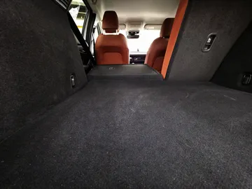 Car image 29