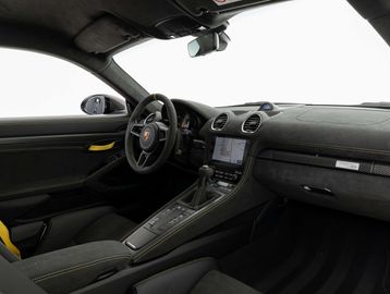 Car image 28