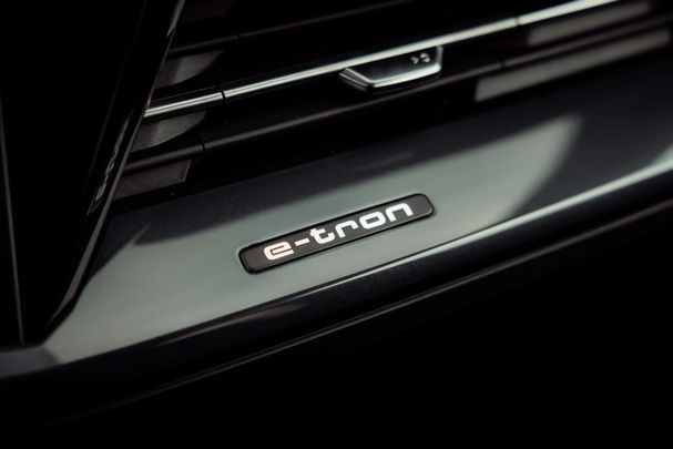 Audi Q4 50 quattro e-tron 221 kW image number 27