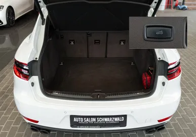 Car image 40