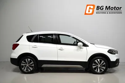 Car image 3