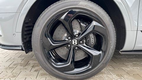 Car image 40