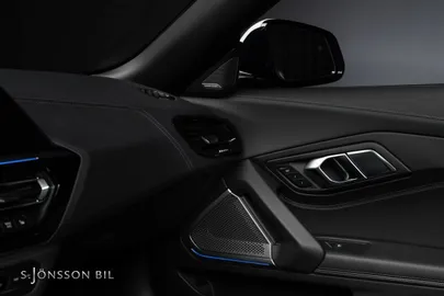Car image 28