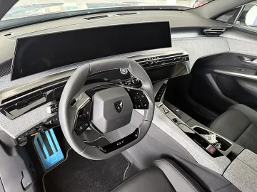 Car image 28