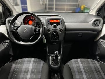 Car image 8