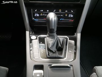 Car image 32