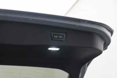 Car image 34