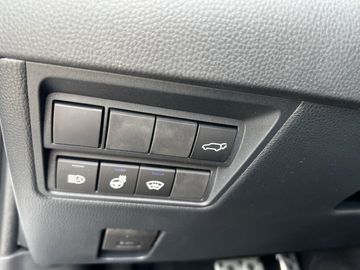 Car image 28