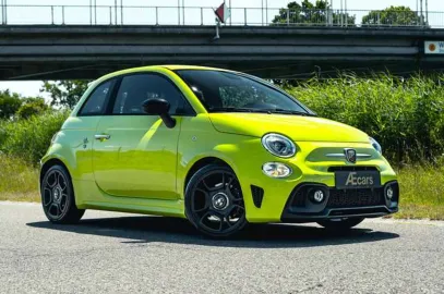 Car image 3