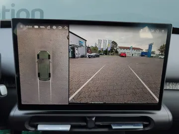 Car image 18