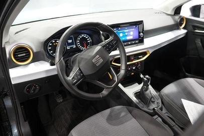 Car image 4