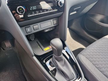 Car image 13