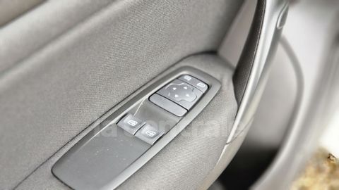 Car image 36