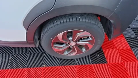 Car image 22