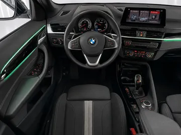 Car image 28