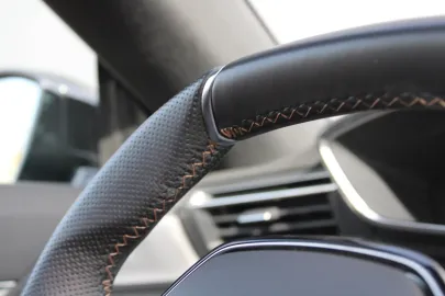 Car image 35