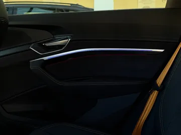 Car image 41