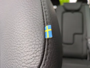 Car image 28