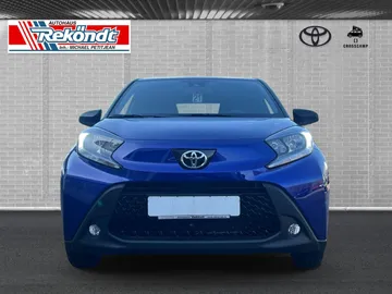 Car image 3