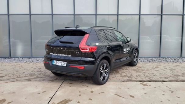 Volvo XC40 B4 Plus Dark 145 kW image number 2