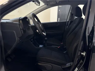 Car image 30