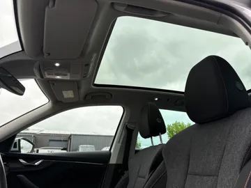 Car image 33