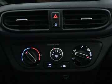 Car image 32