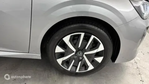 Car image 20