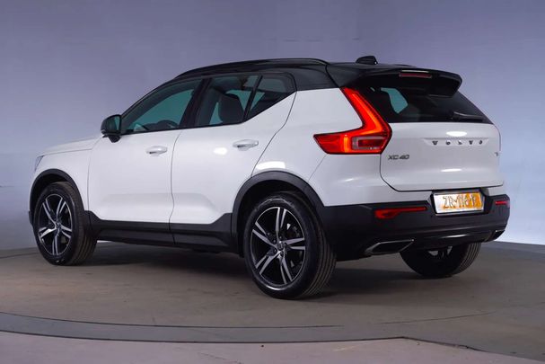 Volvo XC40 T4 140 kW image number 3