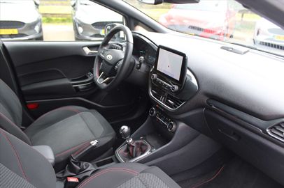 Car image 13