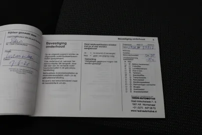 Car image 30