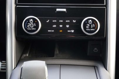 Car image 37