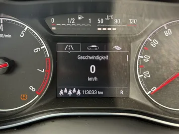 Car image 28