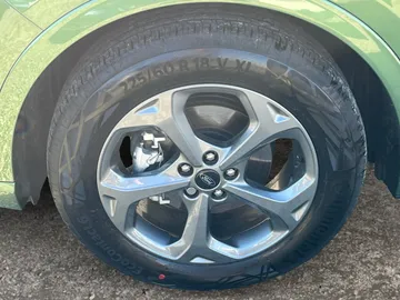 Car image 27