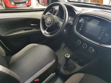 Car image 11