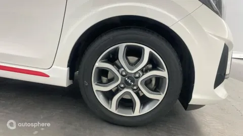 Car image 20