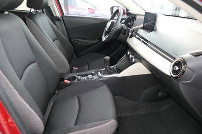 Car image 11