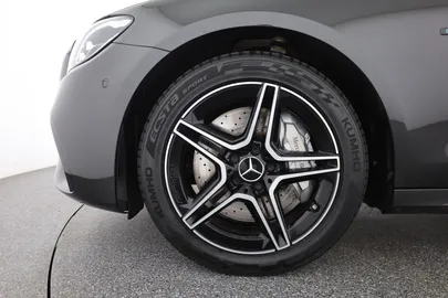 Car image 32