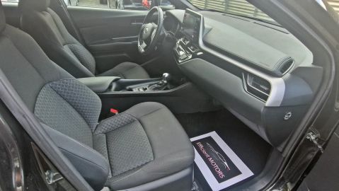 Car image 26