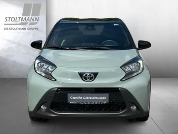 Car image 3