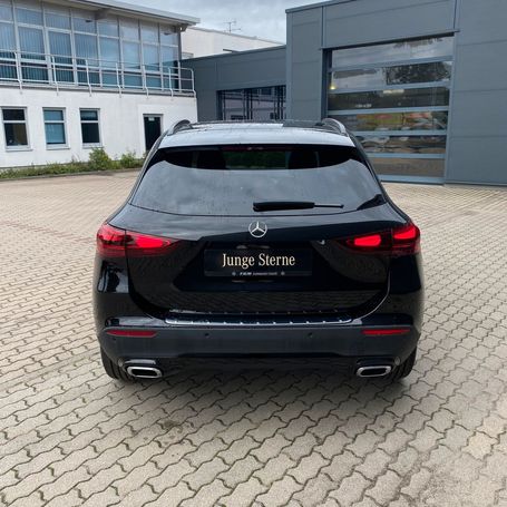 Mercedes-Benz GLA 180 100 kW image number 1