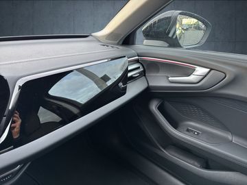 Car image 32